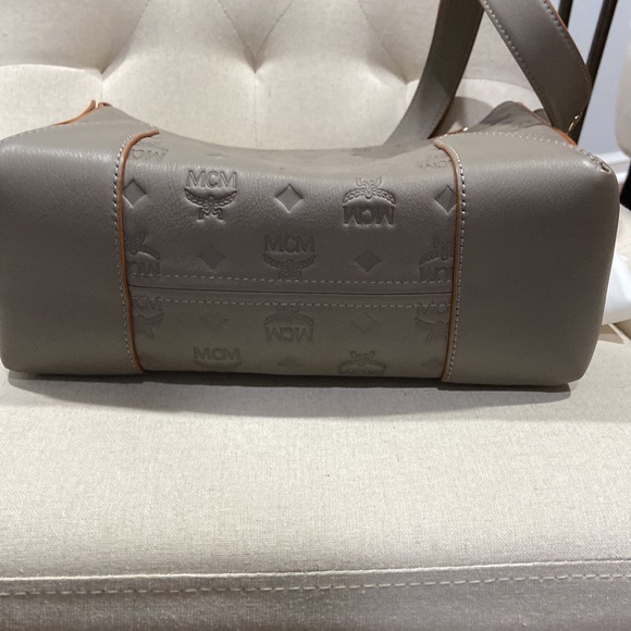 MCM Klara Medium Leather Hobo Shoulder-used 1x - Picture 4 of 9